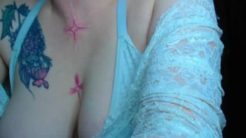     sara      i know you love me xoxox     online show from April 2026 08:07:02 AM