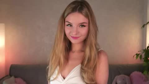 Polly online show from February 2026 01:25:01 PM