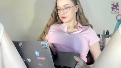 chloe online show from May 2026 08:14:02 PM