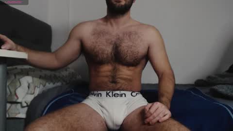 Snapshot of myhairymacho chatting on February 2025 06:23:01 PM Juan  OF  myhairymacho online show from February 2025 06:23:01 PM
