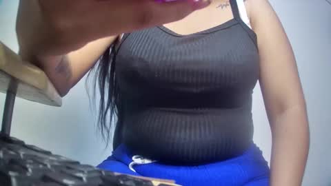 Snapshot of myhoney_hot chatting on April 2026 11:52:01 AM myhoney_hot online show from April 2026 11:52:01 AM