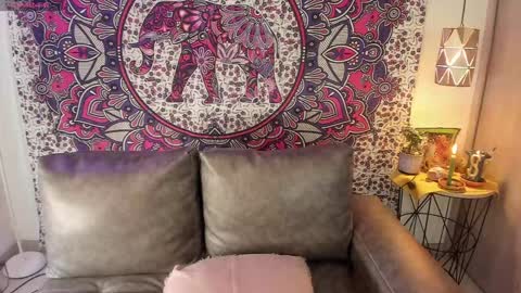 S A R A online show from January 2025 02:56:02 PM