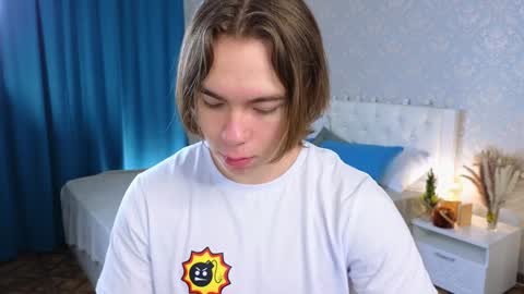 Snapshot of myshkek chatting on January 2025 01:10:01 AM Mickey online show from January 2025 01:10:01 AM