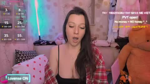 Snapshot of mystic_lilly chatting on April 2026 06:57:01 PM Lilly magic lilly online show from April 2026 06:57:01 PM