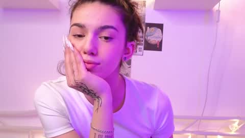 Snapshot of mystica_ chatting on January 2025 10:06:01 AM MILLI online show from January 2025 10:06:01 AM