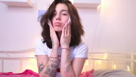 Snapshot of mystica_ chatting on January 2025 11:45:02 AM MILLI online show from January 2025 11:45:02 AM