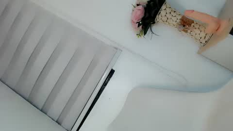 Krestine online show from January 2025 07:38:01 PM