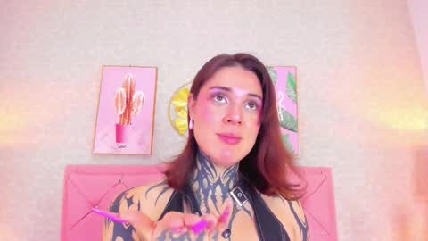 Misteika online show from October 2025 12:05:02 PM