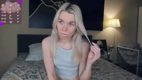 Snapshot of myviolet_rush chatting on November 2025 07:49:02 PM Olivia or just olive online show from November 2025 07:49:02 PM