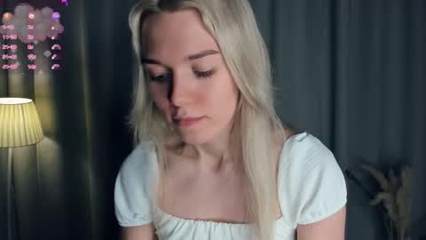 Snapshot of myviolet_rush chatting on November 2025 07:13:01 PM Olivia or just olive online show from November 2025 07:13:01 PM