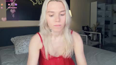 Snapshot of myviolet_rush chatting on December 2025 07:40:02 PM Olivia or just olive online show from December 2025 07:40:02 PM