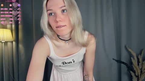 Snapshot of myviolet_rush chatting on January 2026 07:28:02 PM Olivia or just olive online show from January 2026 07:28:02 PM