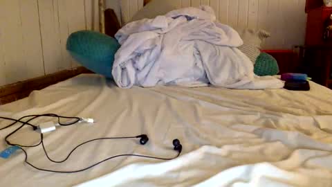 str8 dom alphaAsian Daddy type. sorry not bi or  curious but i dont judgediscrimenate. online show from October 2025 12:09:02 PM