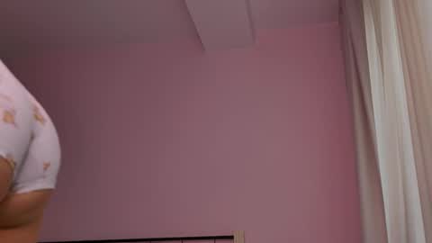 Snapshot of naalani chatting on October 2025 06:03:02 AM Naalani online show from October 2025 06:03:02 AM