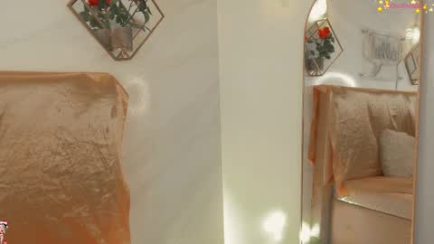 naamah_b online show from December 2025 01:51:01 PM