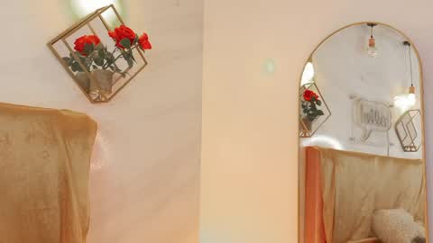 naamah_b online show from April 2026 02:24:01 PM