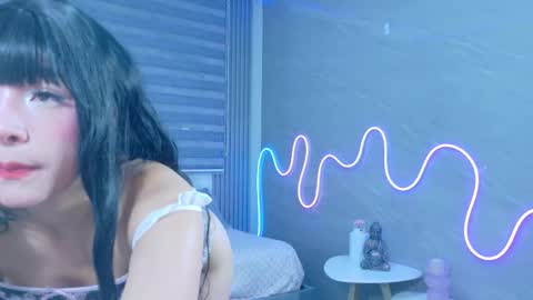 naaomi_cute online show from October 2025 02:37:02 AM