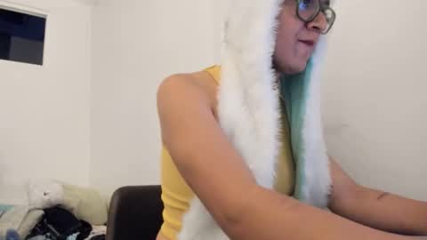 Snapshot of nadiaclaran chatting on November 2025 07:52:02 AM Nadia Clara online show from November 2025 07:52:02 AM