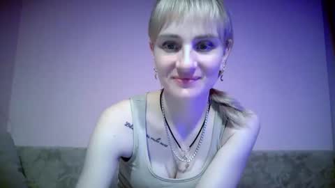 Nadjia online show from December 2025 04:41:01 AM