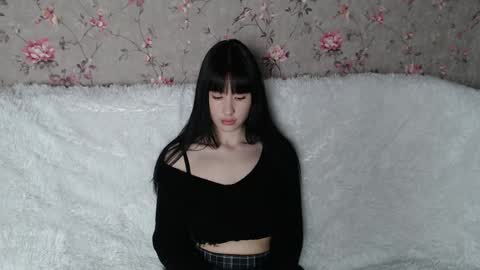 Naemi online show from April 2026 03:40:02 PM