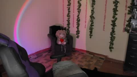 naeniademont online show from May 2026 01:50:02 PM