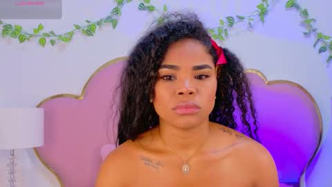 NahiaraReina  online show from December 2025 01:15:01 PM