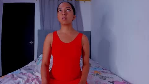 Laura online show from March 2025 01:25:02 AM