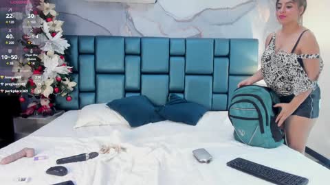 Snapshot of nahomi_wild chatting on December 2024 01:50:02 AM Nahomi online show from December 2024 01:50:02 AM