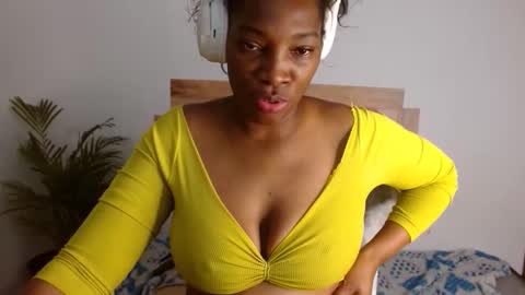 Snapshot of nahomy_gree chatting on May 2026 06:40:01 AM nahomy_gree online show from May 2026 06:40:01 AM