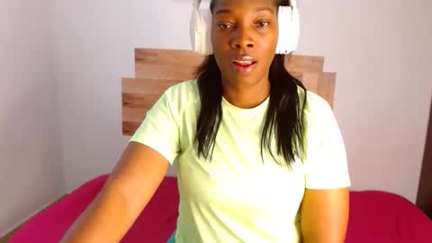 nahomy_gree online show from May 2026 02:40:01 AM