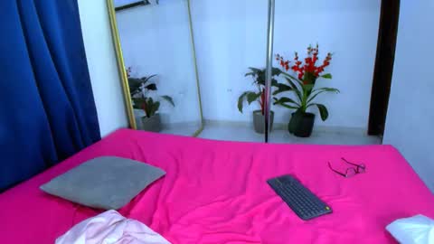 nahomy_hancook online show from December 2025 09:15:01 AM