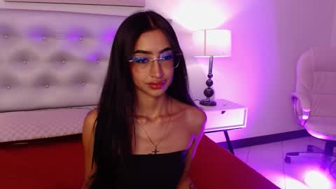 Nahomy  online show from January 2026 11:37:02 AM