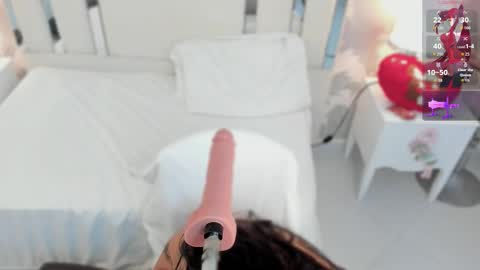 Nahomy Roberts online show from December 2025 11:40:02 AM