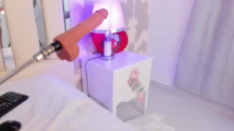 Nahomy Roberts online show from February 2026 12:02:01 PM