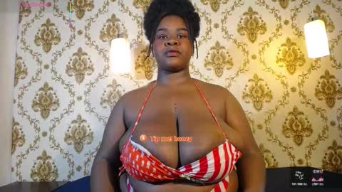 Snapshot of nahybig_boobs chatting on March 2026 12:22:01 PM Karatbby online show from March 2026 12:22:01 PM