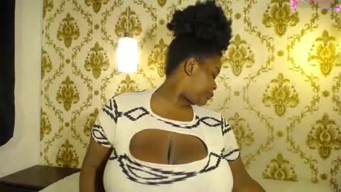 Snapshot of nahybig_boobs chatting on May 2026 12:21:01 PM Karatbby online show from May 2026 12:21:01 PM