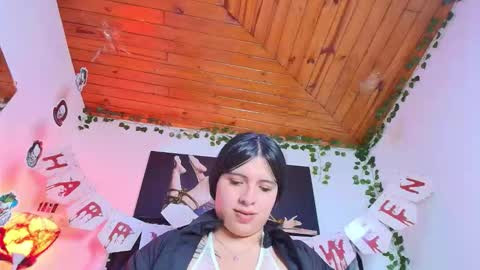 Naia x online show from October 2025 12:33:02 AM