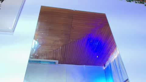 Naia x online show from November 2025 07:59:01 PM