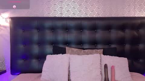 naiaramasson_ online show from November 2025 12:20:01 PM