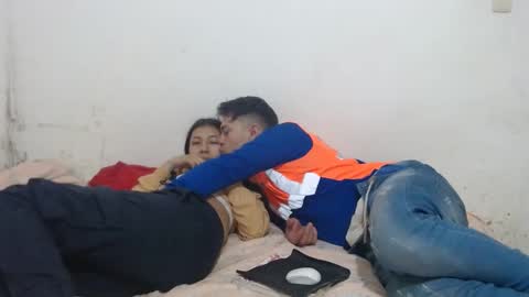 naisha and axel2 online show from September 2025 04:39:02 AM