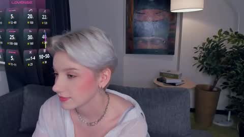 Kate online show from November 2025 12:49:02 PM