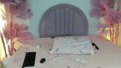 nalapalmer online show from May 2026 07:30:02 PM