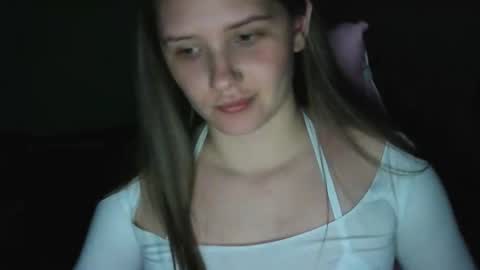 Snapshot of nalorine chatting on April 2026 02:51:02 PM Lola online show from April 2026 02:51:02 PM