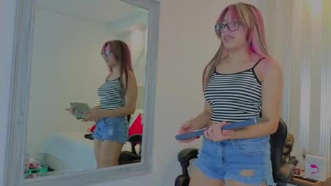 nami_sweet_ online show from October 2025 03:59:02 AM