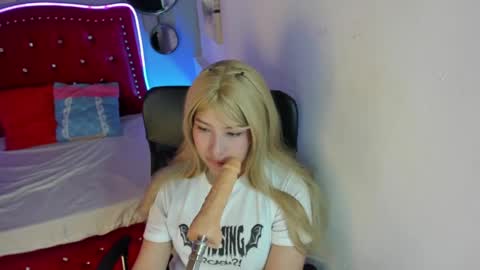 namiko_park online show from January 2025 06:36:02 PM