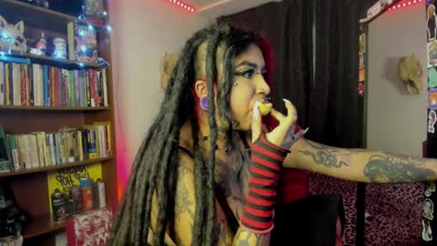 Snapshot of nana_cirkuss chatting on October 2025 01:14:02 AM Val online show from October 2025 01:14:02 AM