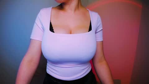 Snapshot of nanafey chatting on February 2025 05:46:01 PM your candy online show from February 2025 05:46:01 PM