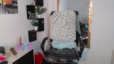 Snapshot of nany_pretty chatting on December 2024 05:31:02 PM nany_pretty online show from December 2024 05:31:02 PM