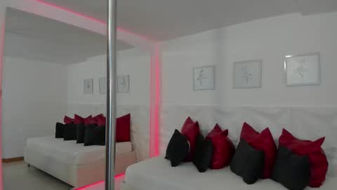 Naomi Amoretti online show from February 2026 04:44:01 PM