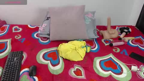 naomi_browmn online show from September 2025 01:05:02 PM